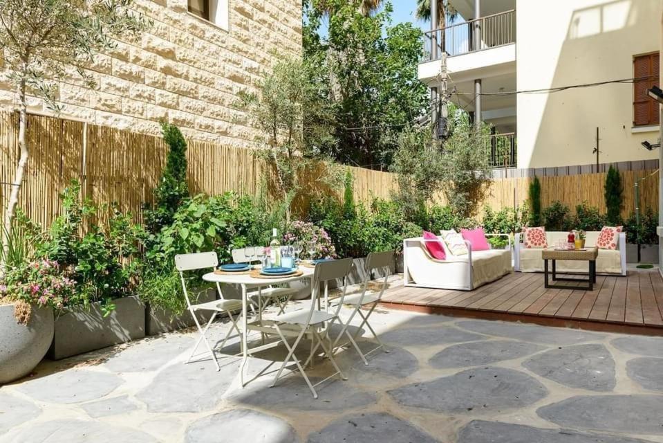 Ferienwohnung 4BR Beach area with Garden&Parknig Tel Aviv-Jaffa Exterior foto